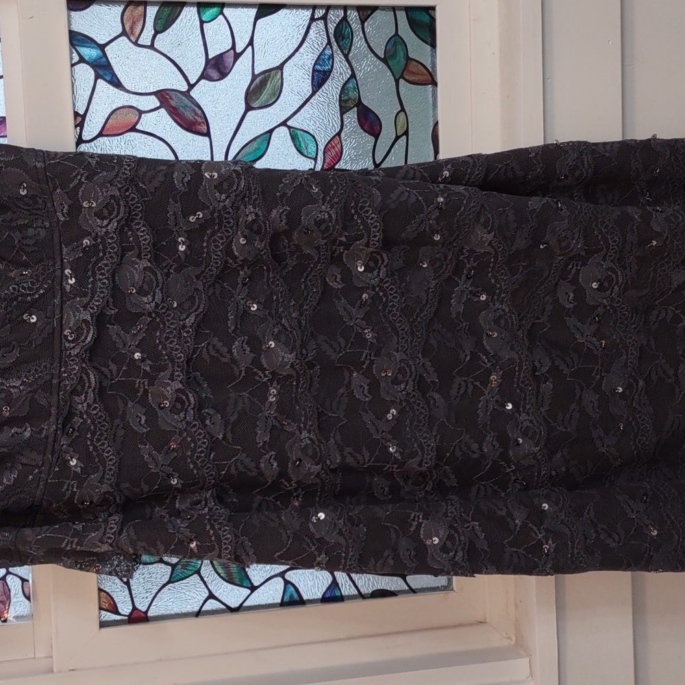 Grey lace dress - Picture 4 of 10